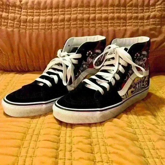 NWT Vans Sk8-Hi Santa Flame Christmas Skateboarding Shoe Women’s 8, Men’s 6.5 - Picture 3 of 8